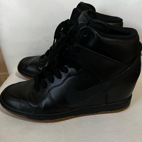 Nike black high heel sneaker shoe never worn size Women’s size 8 - Picture 2 of 5